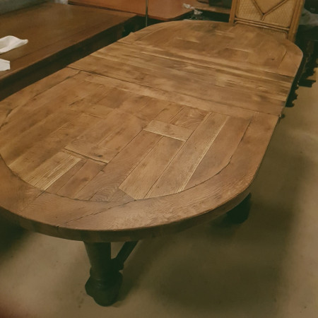 table ovale rallongée 1.jpg